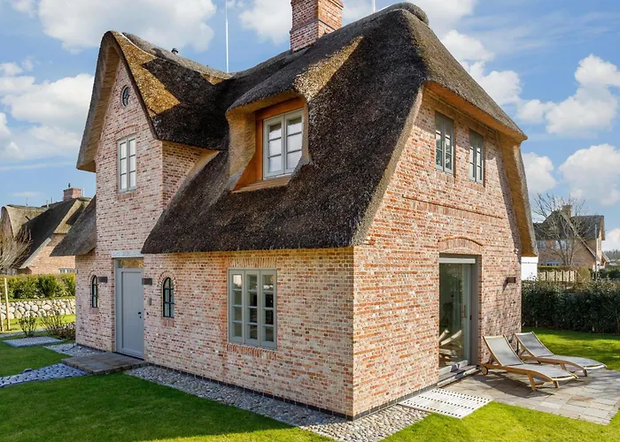 NEU! Ferienhaus Sylt 44 mit eigenem Strandkorb am Strand